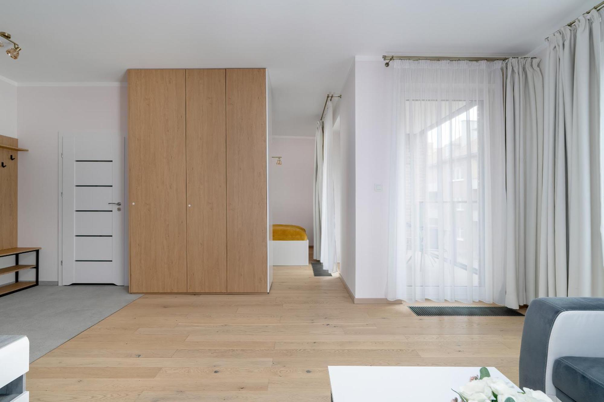 Apartment With Balcony And Free Parking In Poznan By Noclegi Renters Eksteriør billede
