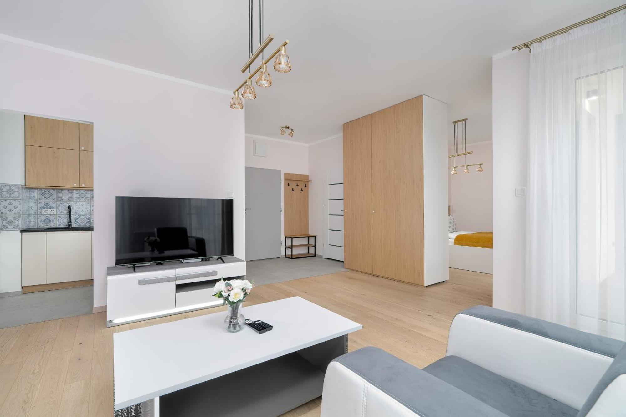 Apartment With Balcony And Free Parking In Poznan By Noclegi Renters Eksteriør billede