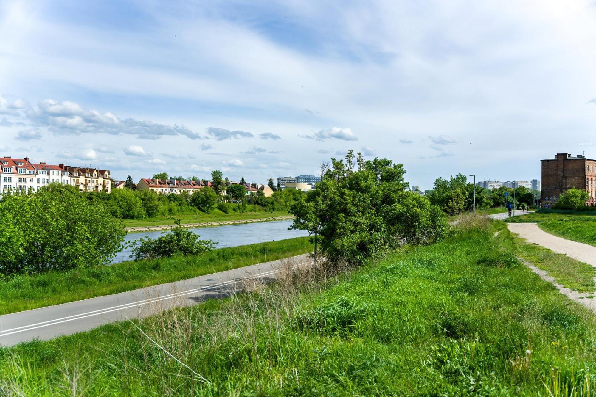 Apartment With Balcony And Free Parking In Poznan By Noclegi Renters Eksteriør billede